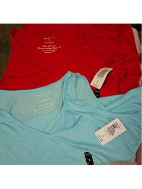 2 New Torrid Size 0 Girlfriend V-neck Tanks 17732125